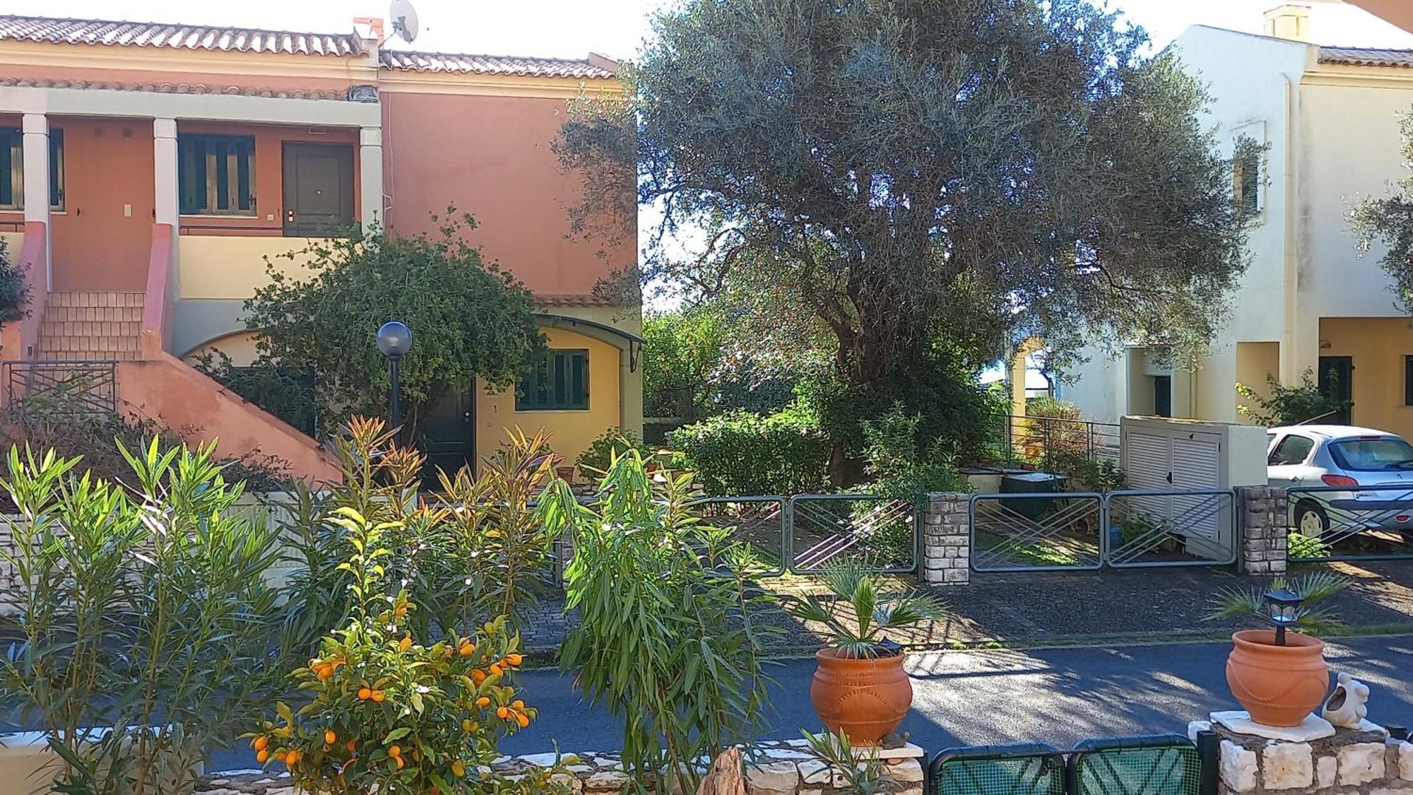 Adi'S Apartment On The Beach Barbati Exterior foto